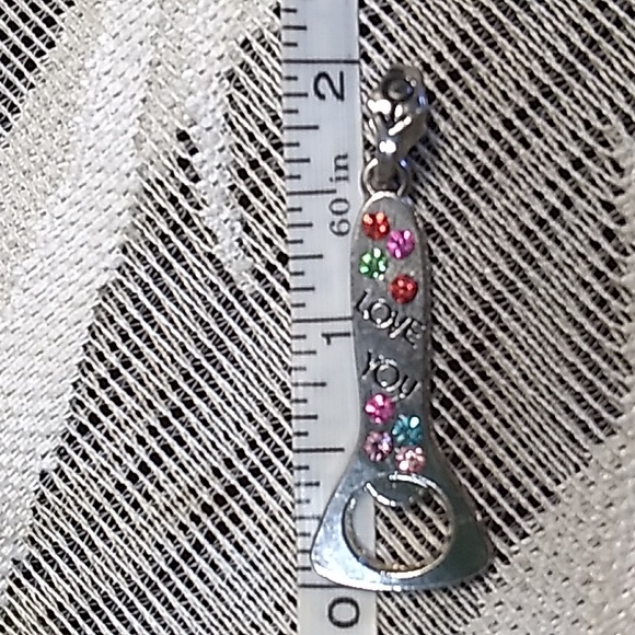 Cute Bottle Opener Pendant - Picture 3 of 3